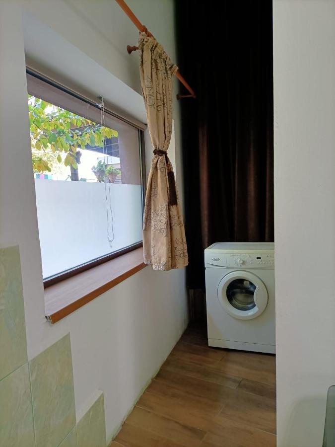 Luta Studio Boekarest Buitenkant foto