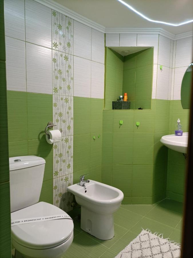 Luta Studio Boekarest Buitenkant foto