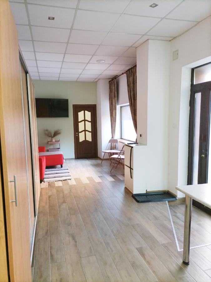Luta Studio Boekarest Buitenkant foto